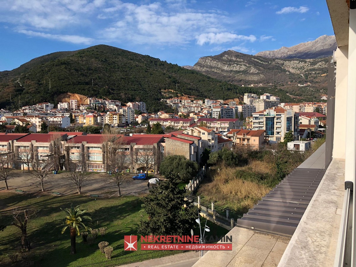 Fully Renovated Two-Bedroom Apartment of 87 m² on the Main Boulevard, Budva